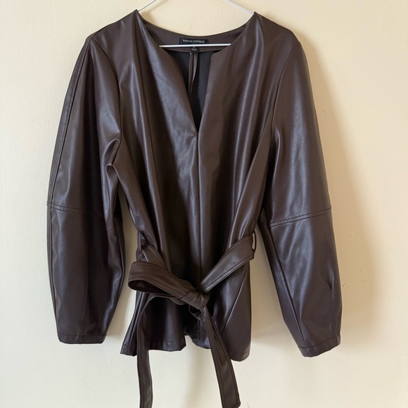 Banana Republic Factory Casala Brown Lightweight Vegan Leather Top Belted SZ XL - Picture 2 of 10